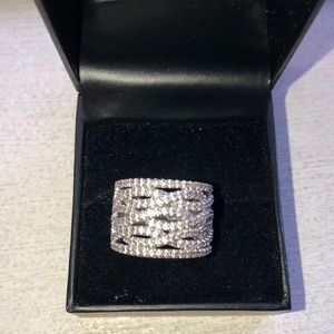 Beautiful Ring 925 Silver with diamonds